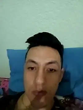 alexmoragomez online show from December 3, 1:32 pm