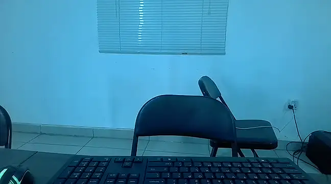 kisstoyousoon2024 online show from March 22, 1:41 pm