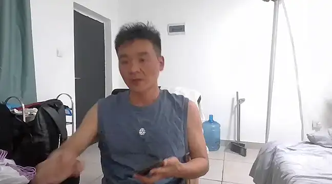 kisstoyousoon2024 online show from March 5, 8:44 pm