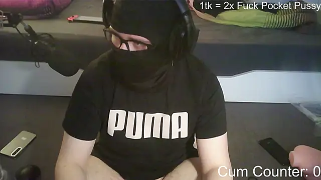 HornyTeenBoy64 online show from April 7, 12:27 pm