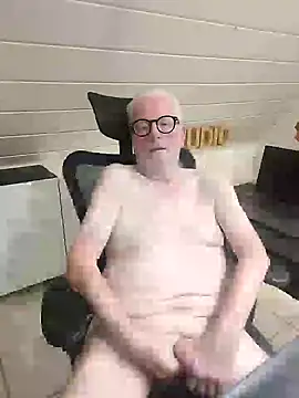 Greyhound70 online show from October 1, 11:08 pm