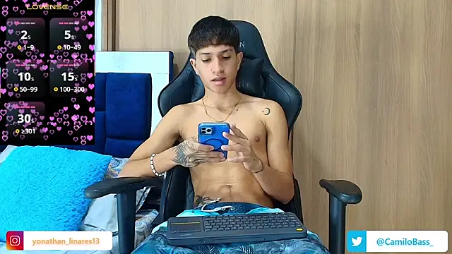  CamiloBass online show from December 19, 12:51 am