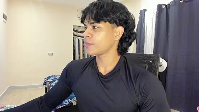 Snapshot of johan_beley_ chatting on February 8, 11:24 pm johan beley  online show from February 8, 11:24 pm