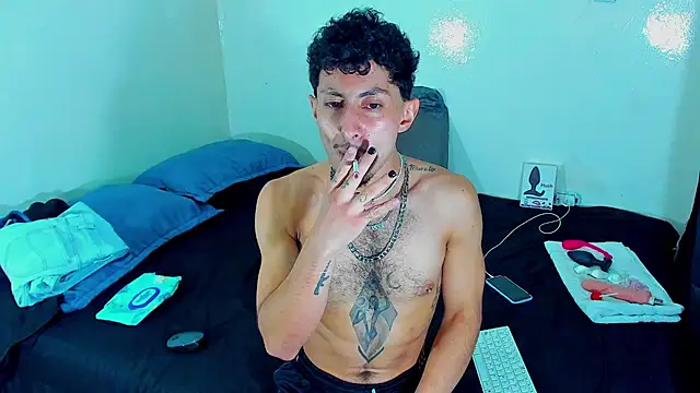 Piggy Eddy online show from January 18, 4:47 am