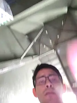 Snapshot of VL25DN26 chatting on October 5, 6:28 am VL25DN26 online show from October 5, 6:28 am