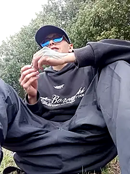 Snapshot of Cuervo_maniaco chatting on March 6, 7:43 pm Cuervo maniaco online show from March 6, 7:43 pm