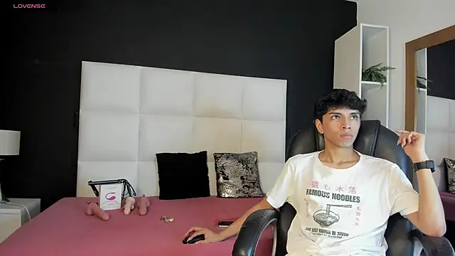 Santy carrington online show from December 4, 8:29 pm