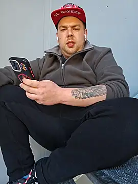 PupW0lfy online show from March 19, 11:17 am