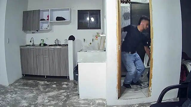 Snapshot of Kevin_Torres chatting on October 22, 3:10 am Kevin Torres online show from October 22, 3:10 am