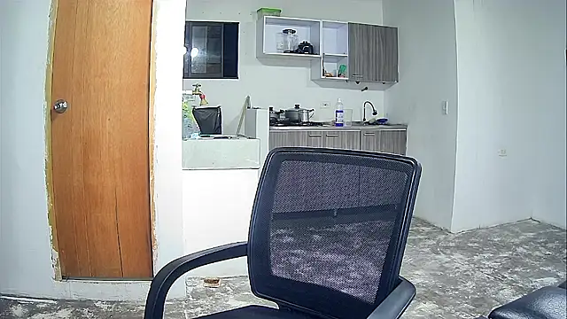 Snapshot of Kevin_Torres chatting on October 30, 11:28 pm Kevin Torres online show from October 30, 11:28 pm