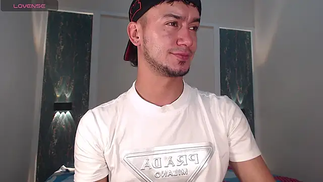 Snapshot of Kevin_Torres chatting on September 29, 5:39 am Kevin Torres online show from September 29, 5:39 am