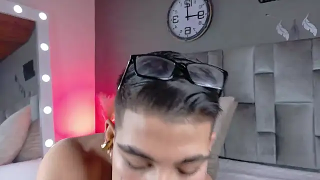 Snapshot of Ken-boy_ chatting on March 3, 2:11 am Ken-boy  online show from March 3, 2:11 am