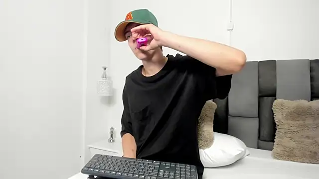 Dei v 48 online show from February 13, 7:52 pm