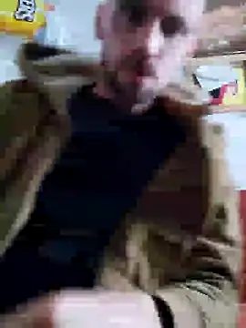 Snapshot of Rejtelmesest chatting on December 5, 10:23 am Rejtelmesest online show from December 5, 10:23 am