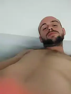 Snapshot of Rejtelmesest chatting on January 18, 1:12 am Rejtelmesest online show from January 18, 1:12 am