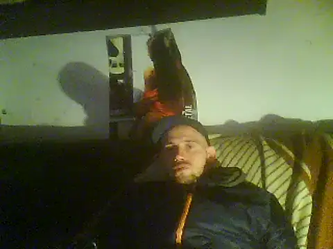 Snapshot of Rejtelmesest chatting on March 8, 2:10 am Rejtelmesest online show from March 8, 2:10 am