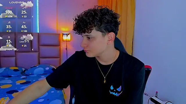 Snapshot of Nathan_Bluee chatting on March 15, 1:07 pm Nathan Bluee online show from March 15, 1:07 pm