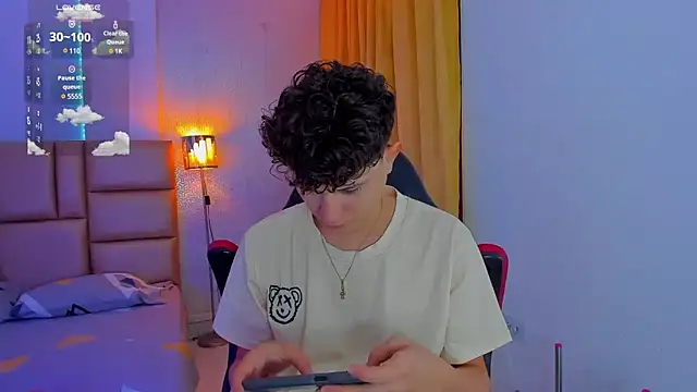 Snapshot of Nathan_Bluee chatting on February 22, 3:10 pm Nathan Bluee online show from February 22, 3:10 pm