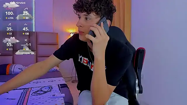 Snapshot of Nathan_Bluee chatting on January 29, 1:17 pm Nathan Bluee online show from January 29, 1:17 pm