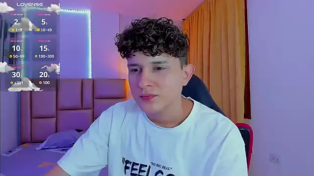 Snapshot of Nathan_Bluee chatting on December 11, 8:27 pm Nathan Bluee online show from December 11, 8:27 pm