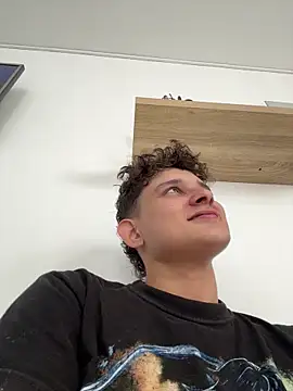 Snapshot of Nathan_Bluee chatting on October 11, 12:31 pm Nathan Bluee online show from October 11, 12:31 pm