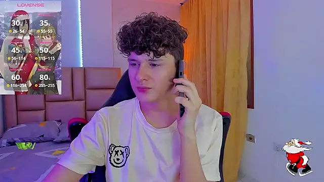 Snapshot of Nathan_Bluee chatting on December 29, 2:42 pm Nathan Bluee online show from December 29, 2:42 pm