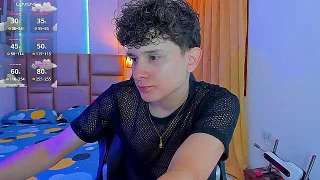 Snapshot of Nathan_Bluee chatting on March 10, 1:32 pm Nathan Bluee online show from March 10, 1:32 pm