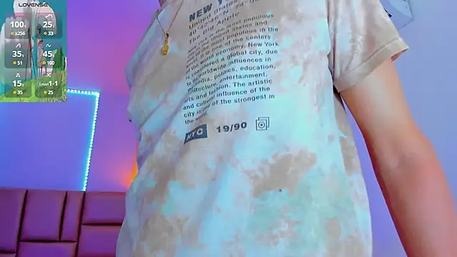 Snapshot of Nathan_Bluee chatting on March 2, 1:53 pm Nathan Bluee online show from March 2, 1:53 pm