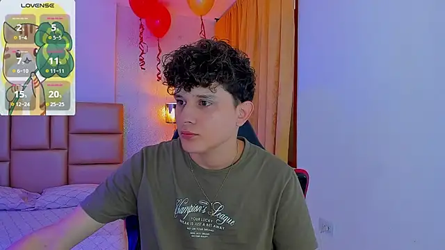 Snapshot of Nathan_Bluee chatting on March 22, 1:08 pm Nathan Bluee online show from March 22, 1:08 pm