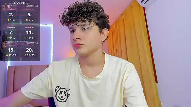 Snapshot of Nathan_Bluee chatting on December 2, 1:22 pm Nathan Bluee online show from December 2, 1:22 pm