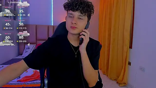 Snapshot of Nathan_Bluee chatting on January 21, 1:28 pm Nathan Bluee online show from January 21, 1:28 pm