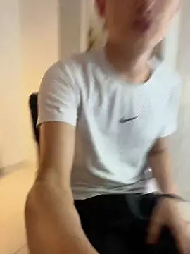 Snapshot of Nathan_Bluee chatting on October 13, 11:27 am Nathan Bluee online show from October 13, 11:27 am