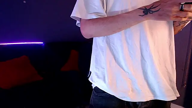 Snapshot of Andy_bapho chatting on October 21, 6:55 pm Andy bapho online show from October 21, 6:55 pm