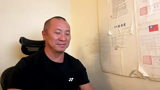 chih515 online show from November 27, 7:34 am