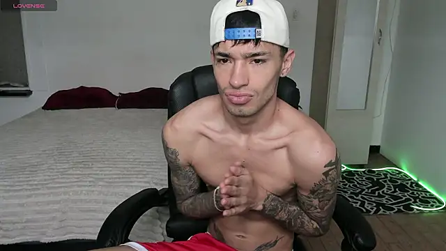 Damon  333 online show from March 27, 5:14 pm