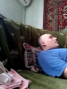 Pineapple04 online show from April 1, 2:47 pm