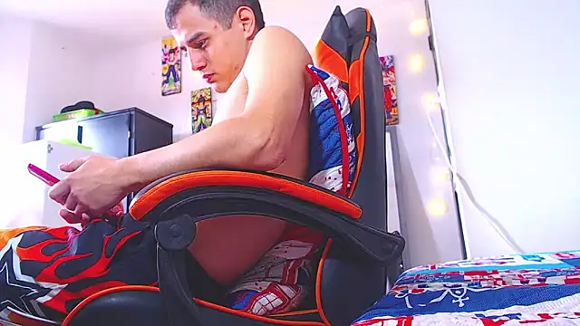 ADAM HOT online show from March 5, 3:08 pm