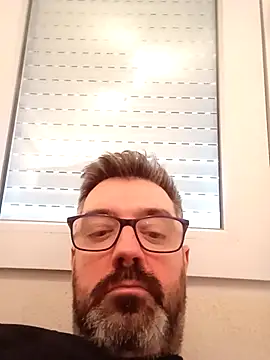 pana1978loco online show from November 15, 8:27 am