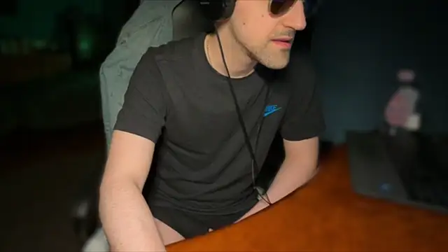 Stefisexy91 online show from April 11, 9:40 pm