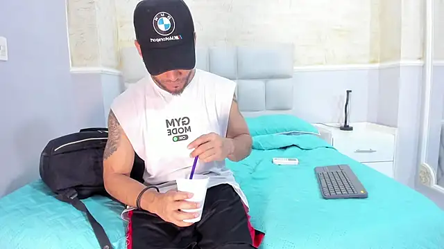 Snapshot of BruceNixon chatting on February 7, 8:10 pm BruceNixon online show from February 7, 8:10 pm