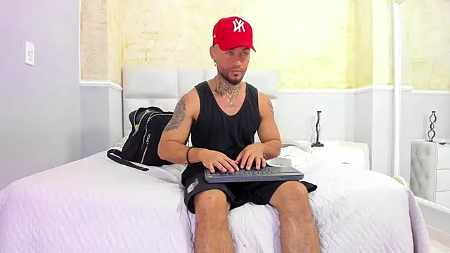 Snapshot of BruceNixon chatting on February 21, 8:38 pm BruceNixon online show from February 21, 8:38 pm