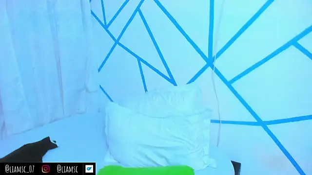 liam scott77 online show from October 31, 2:24 am