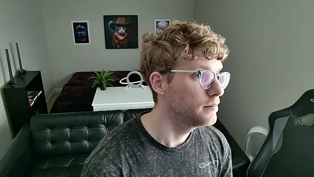 BlueEyedTallGuy94 online show from March 23, 9:10 pm