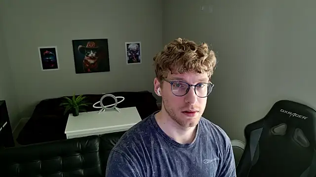 BlueEyedTallGuy94 online show from March 25, 9:30 pm