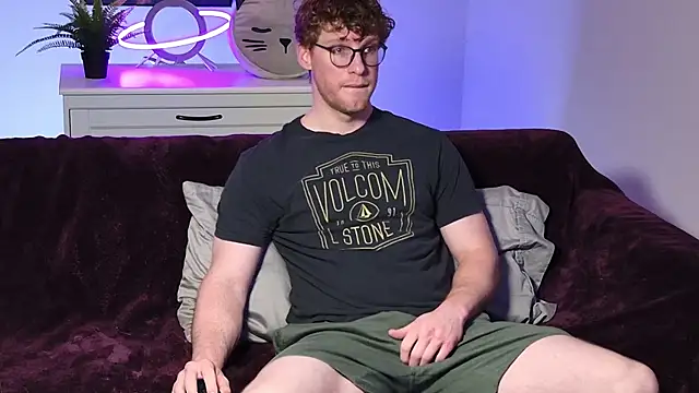 BlueEyedTallGuy94 online show from November 18, 3:10 am