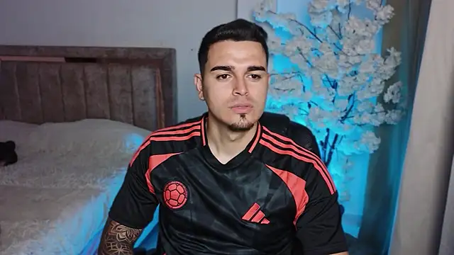 Axel Big cock online show from July 29, 2:21 am