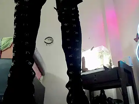 kimkardasha98 online show from April 7, 11:16 pm