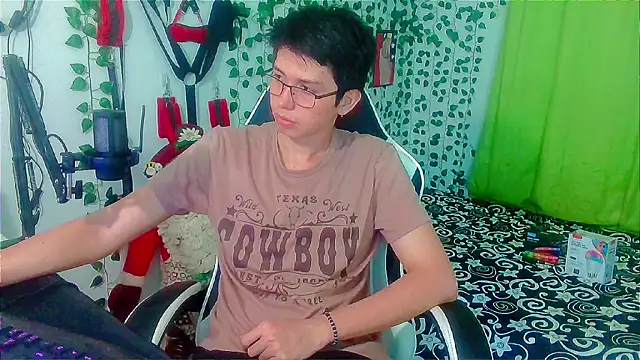 Andy gray online show from December 5, 6:37 pm