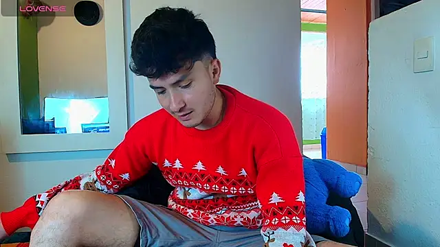 santyago taylor online show from December 4, 6:59 pm