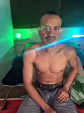 thesummerboy online show from September 24, 5:18 am